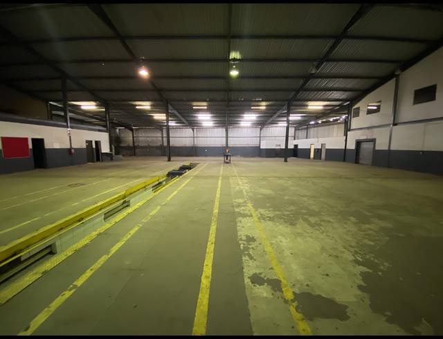 2,160M² WAREHOUSE TO LET IN PHOENIX INDUSTRIAL
